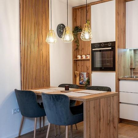 Poppy Elegance City Center & Free Parking Sarajevo Ngoại thất bức ảnh
