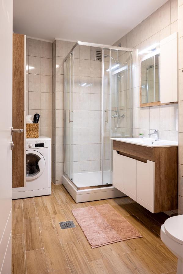 Poppy Elegance City Center & Free Parking Sarajevo Ngoại thất bức ảnh