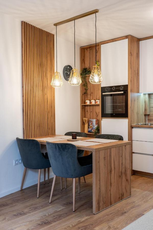 Poppy Elegance City Center & Free Parking Sarajevo Ngoại thất bức ảnh